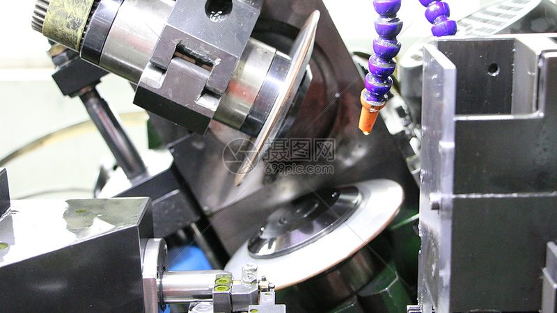 成都立式加工中心：如何选择合适的高效加工解决方案**