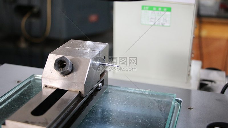 国产小型立式加工中心：价格背后的价值考量